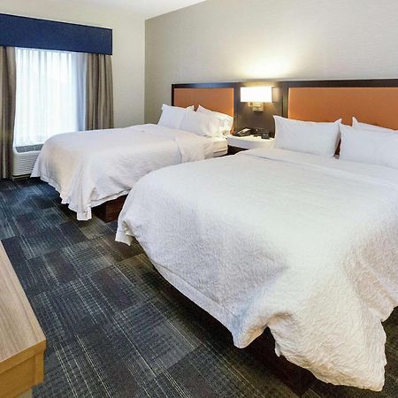 Hampton Inn & Suites Morgantown / University Town Centre Exteriör bild