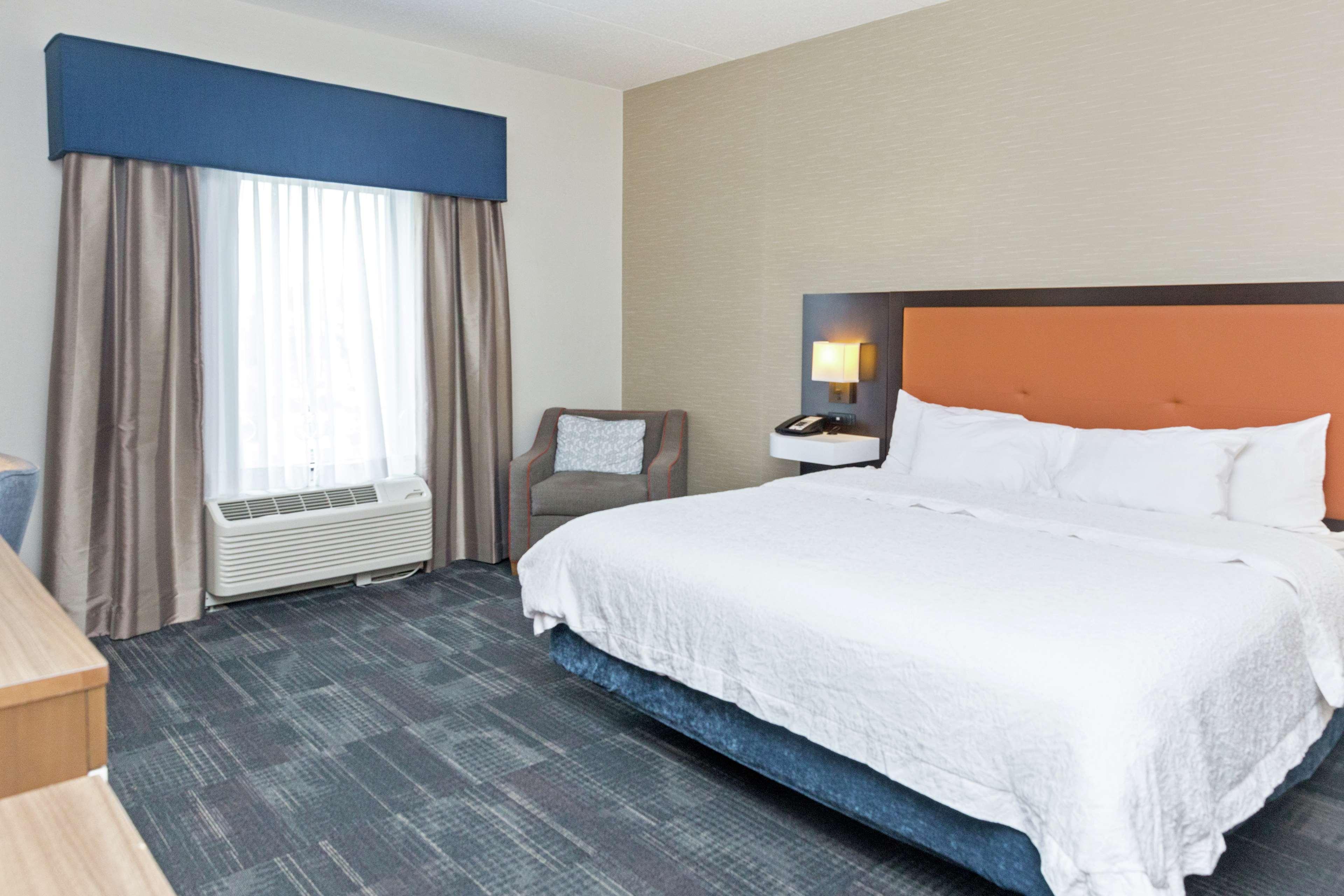 Hampton Inn & Suites Morgantown / University Town Centre Exteriör bild