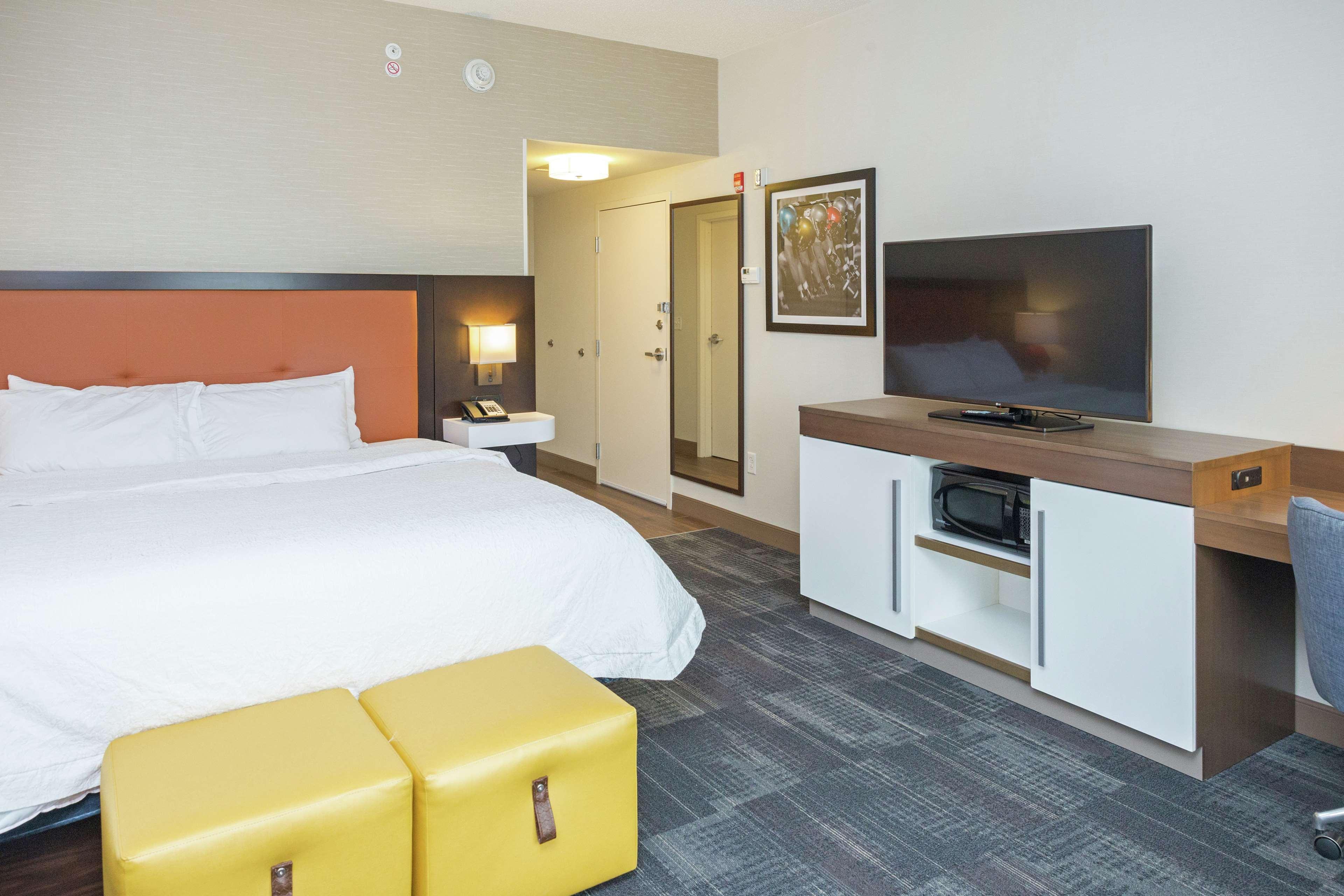 Hampton Inn & Suites Morgantown / University Town Centre Exteriör bild