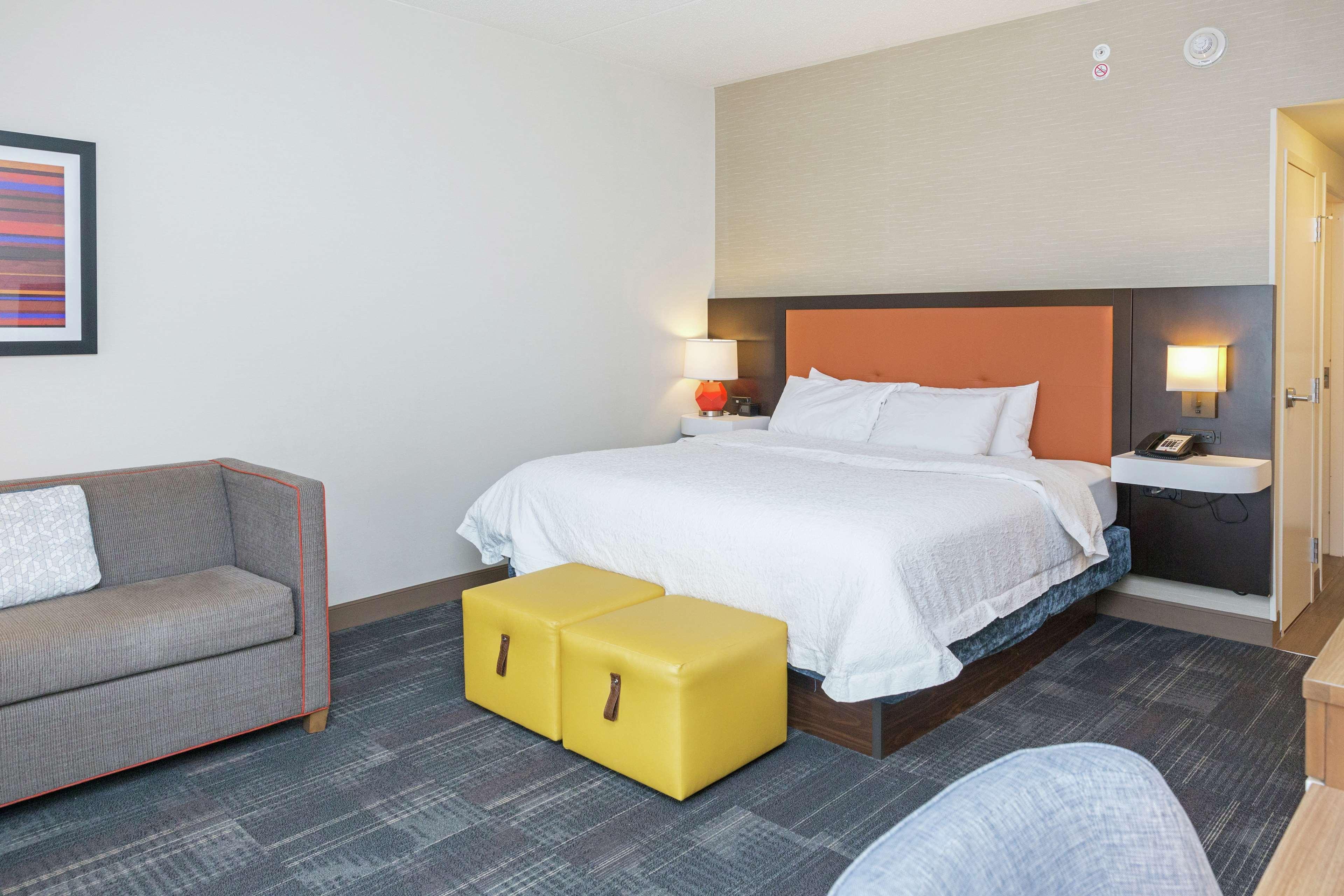 Hampton Inn & Suites Morgantown / University Town Centre Exteriör bild