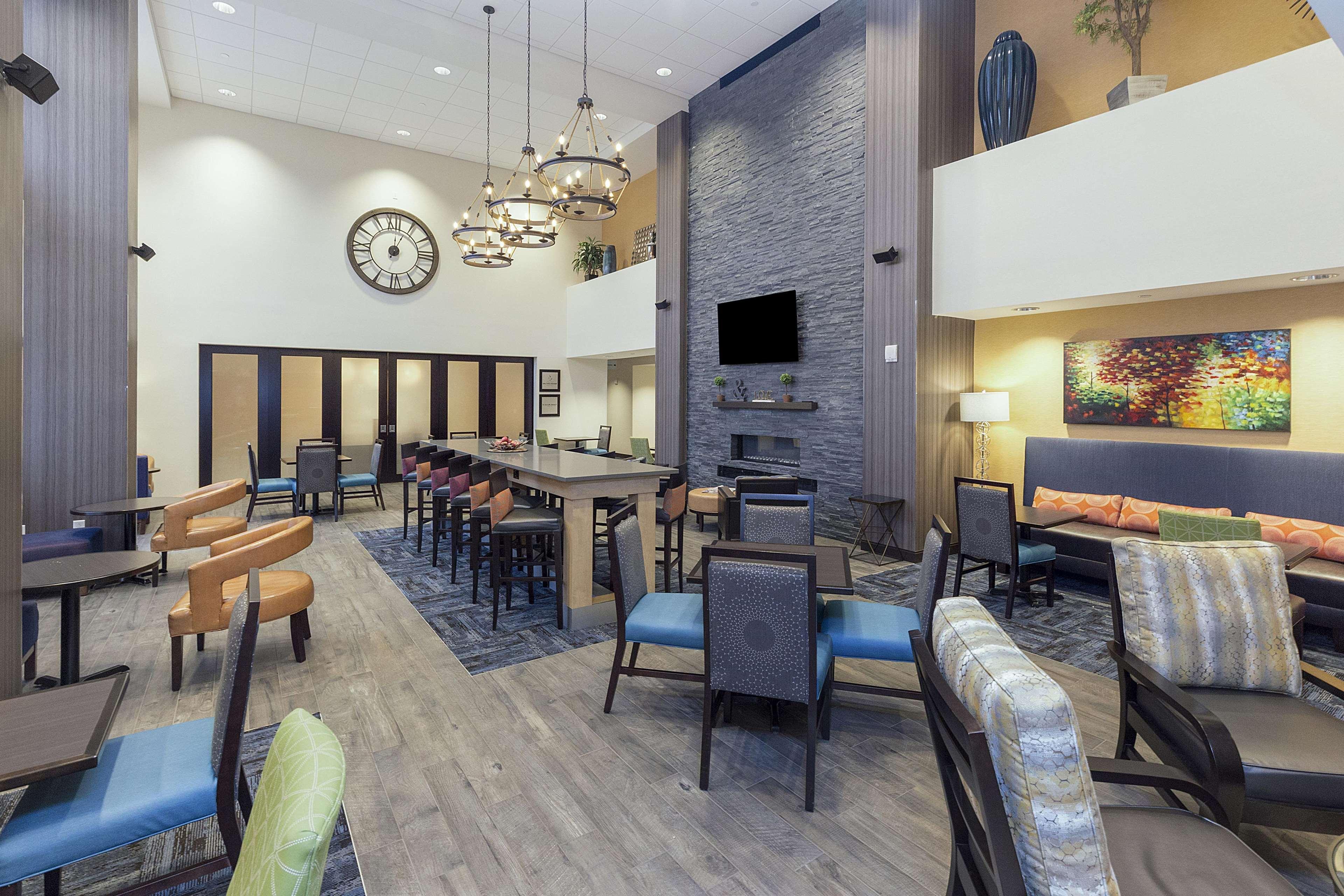 Hampton Inn & Suites Morgantown / University Town Centre Exteriör bild