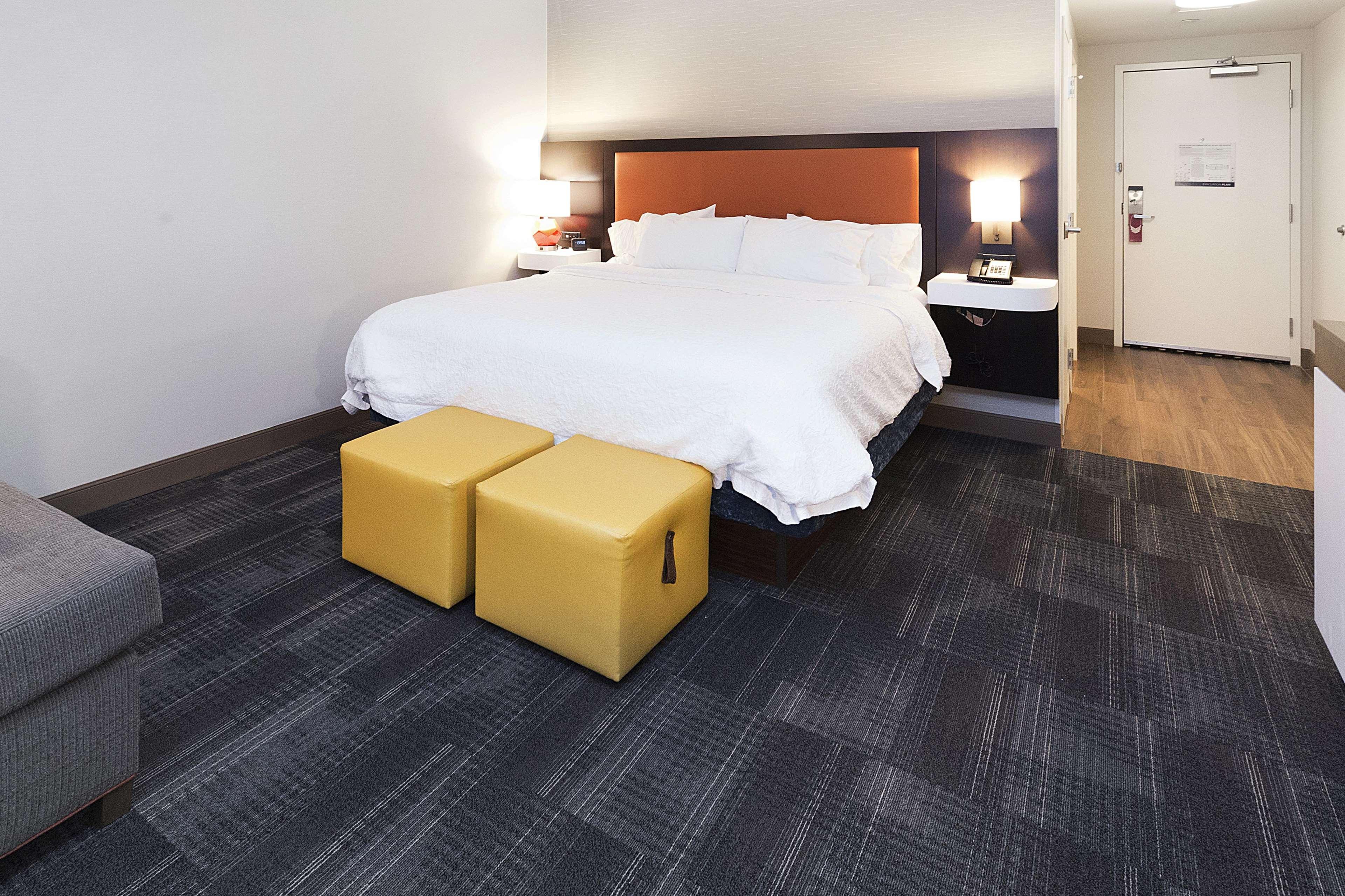 Hampton Inn & Suites Morgantown / University Town Centre Exteriör bild