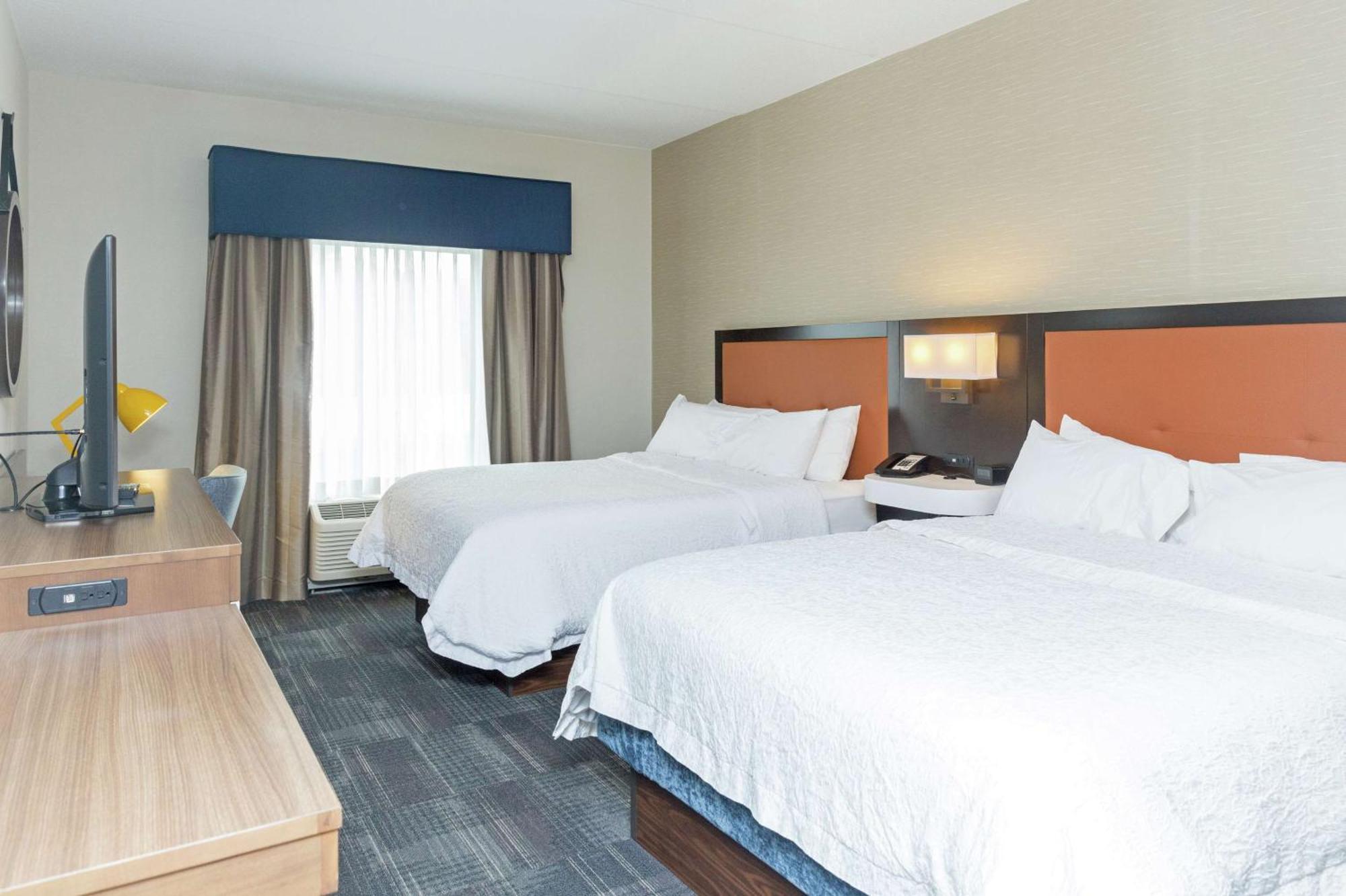 Hampton Inn & Suites Morgantown / University Town Centre Exteriör bild